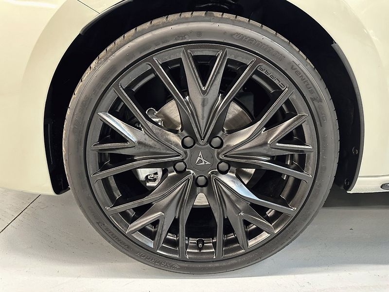 Cupra Leon (2026) SP 1.5 eTSI 150 DSG BLACK EDIT - fotka 14 z 27