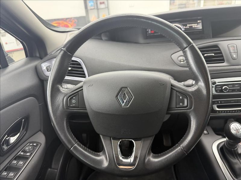 Renault Grand Scénic 1,5 dCi,NAVIGACE,digi.klima,TZ - fotka 9 z 27