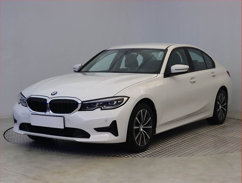 BMW Řada 3 (2020) 330 i, ČR, A/T, Kůže, Serviska - fotka 2 z 16