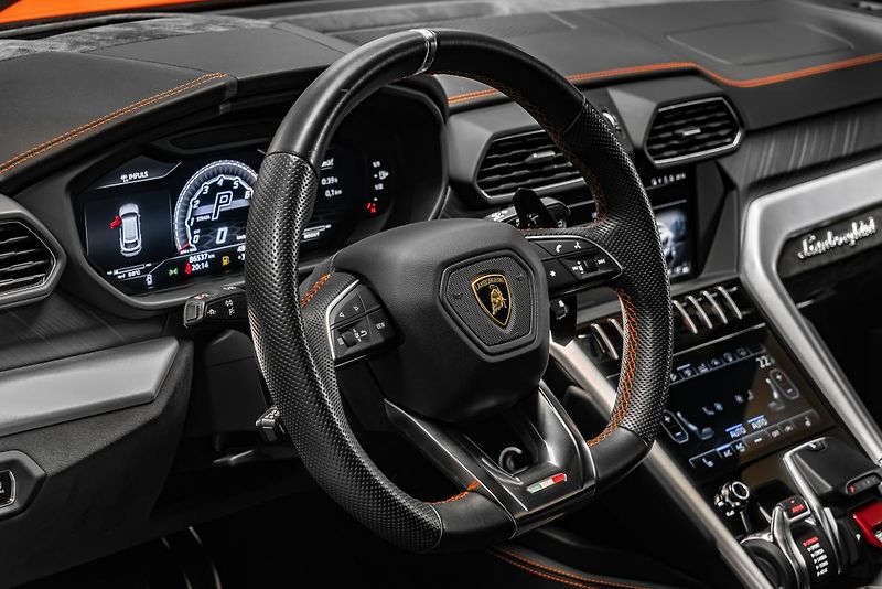 Lamborghini Urus 360°/B&O/PANO/ANIMA/23