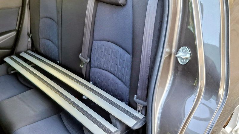 Mazda 2 1.5 benzin 66 kw max. výbava - fotka 20 z 30
