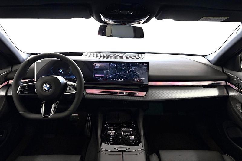 BMW Řada 5 540d xDrive Touring - fotka 8 z 10
