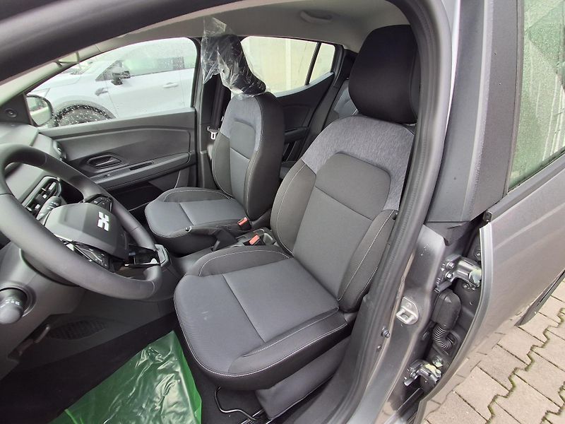 Dacia Sandero (2026) Essential Tce 100 - fotka 21 z 30