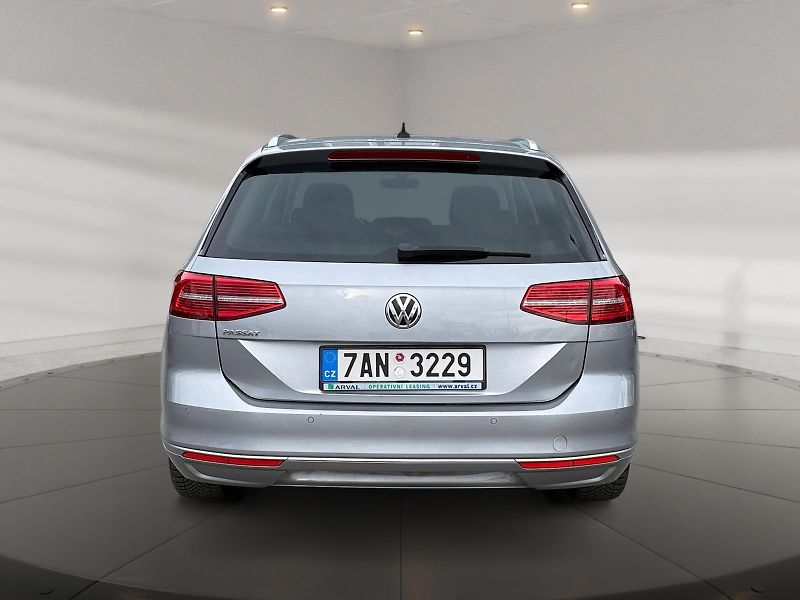 Volkswagen Passat Variant (2019) HIGHLINE 2.0TDI 110kW DSG TAŽN - fotka 5 z 11