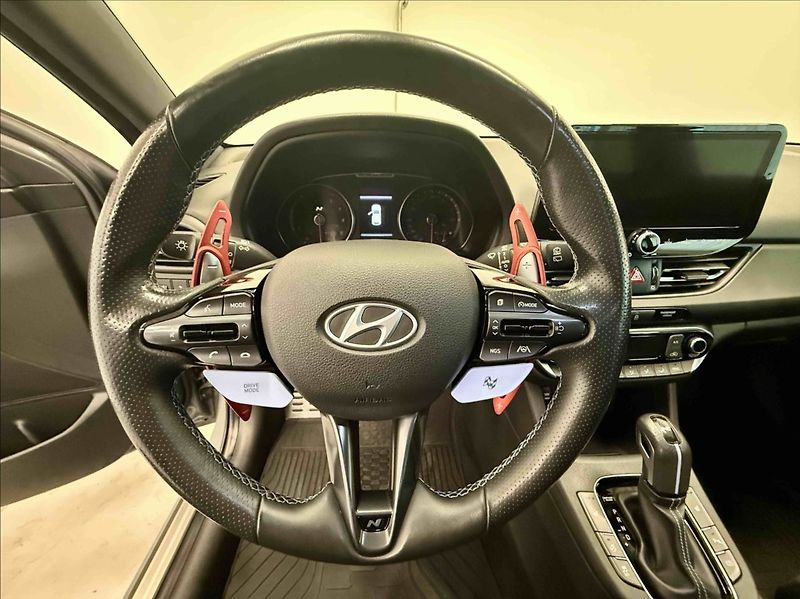 Hyundai i30 2,0   N PERFORMANCE - fotka 12 z 22