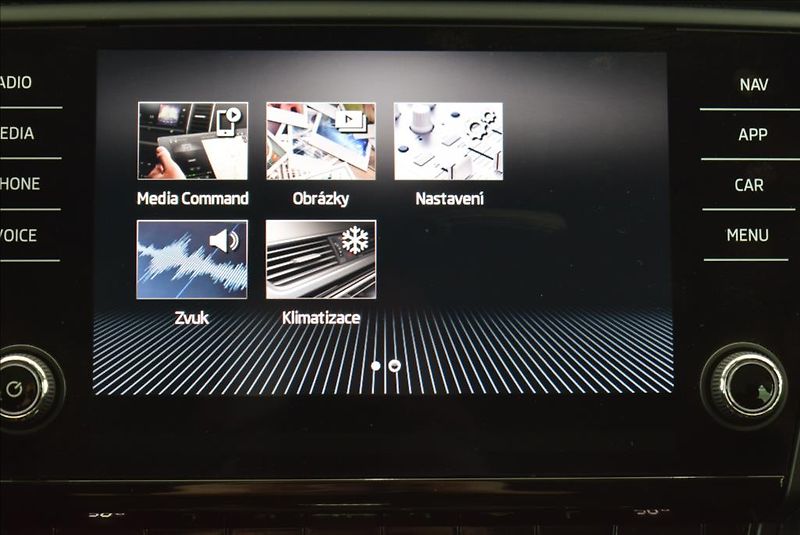 Škoda Octavia 1,6 TDi, DSG,NAVI,serviska, - fotka 22 z 40