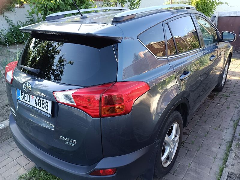 Toyota RAV4 (2013) - fotka 5 z 7