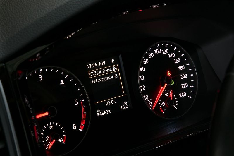 Volkswagen Multivan 2.0TDI 146KW DSG 4x4 Highline - fotka 27 z 30