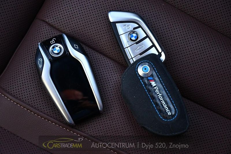 BMW X5 M50D LASER H/K HEAD-UP  - fotka 40 z 67