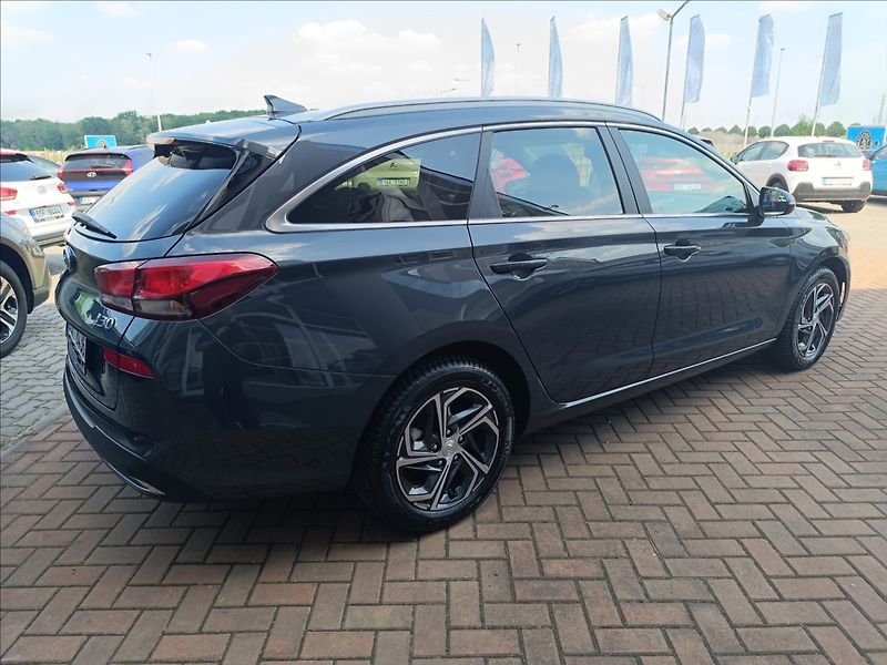 Hyundai i30 1,0 T-GDi Smart DCT - fotka 5 z 22