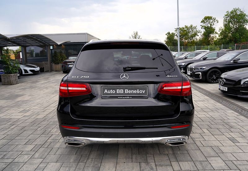 Mercedes-Benz GLC 250i 4Matic/kůže/Led/9AT/ČR - fotka 5 z 43