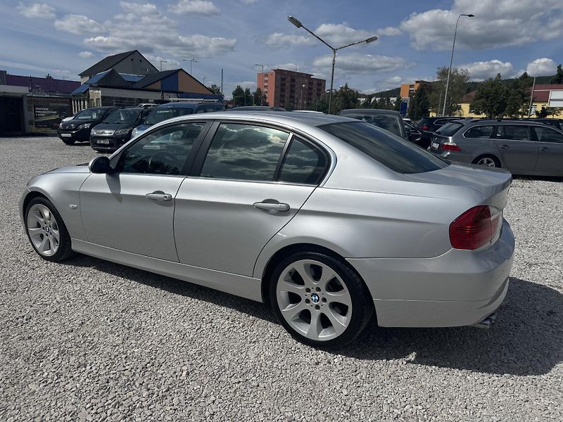 BMW Řada 3 (2006) 330iX,MANUÁL - fotka 7 z 33