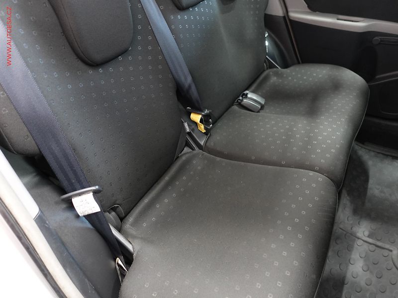 Toyota Yaris (2007) 1.1VVT-i, ČR, AC - fotka 11 z 17