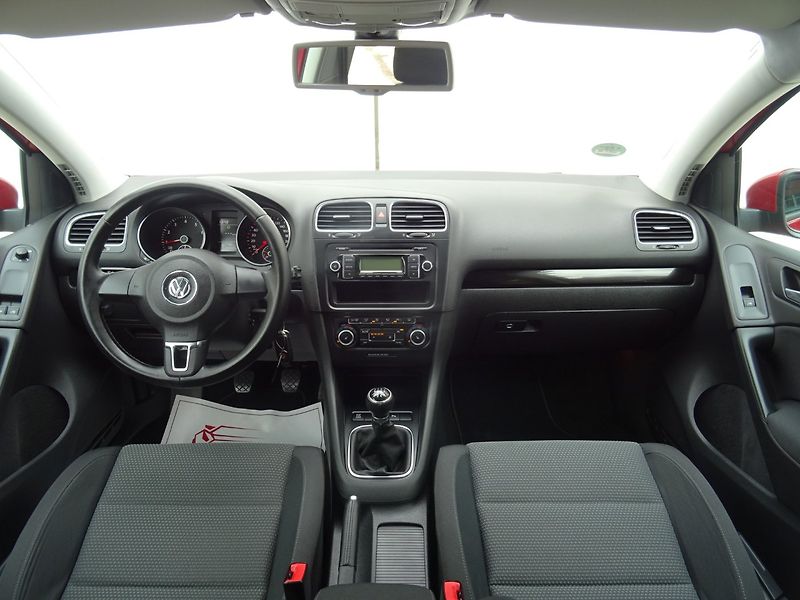 Volkswagen Golf (2009) 1.6i,75kW,1maj,S.kni,klima - fotka 17 z 25