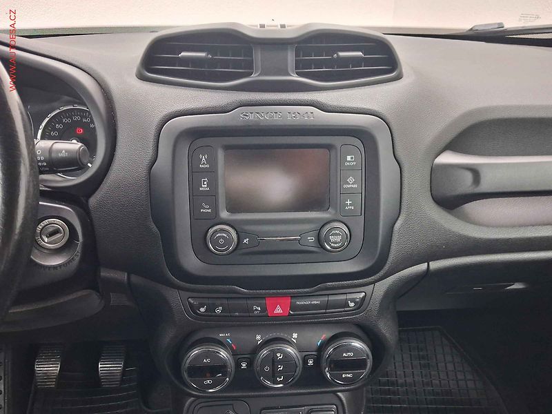 Jeep Renegade (2016) 1.4T, ČR, servis.kniha - fotka 12 z 16
