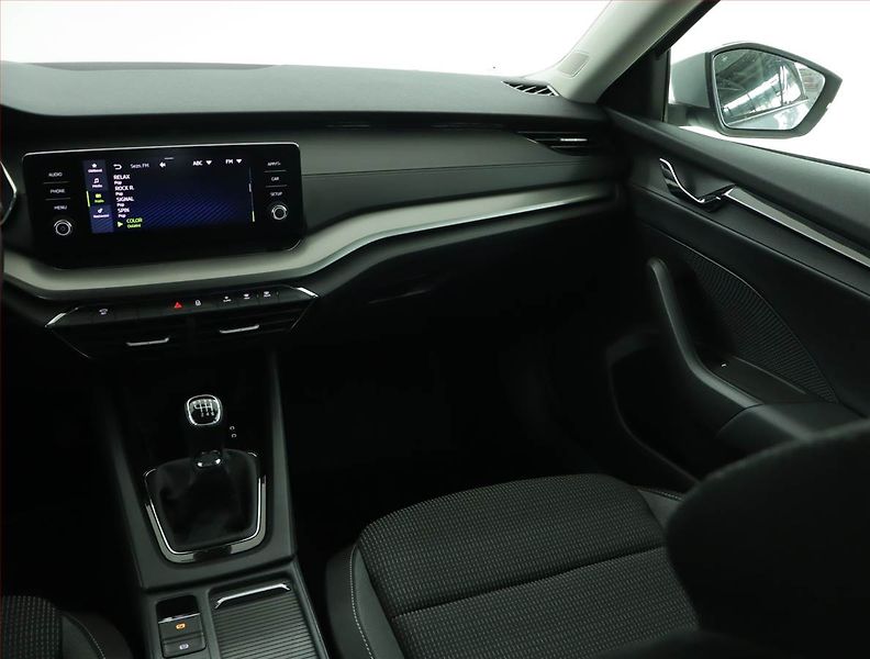 Škoda Octavia (2023) Ambition 2.0 TDI, ČR,1.maj - fotka 8 z 15