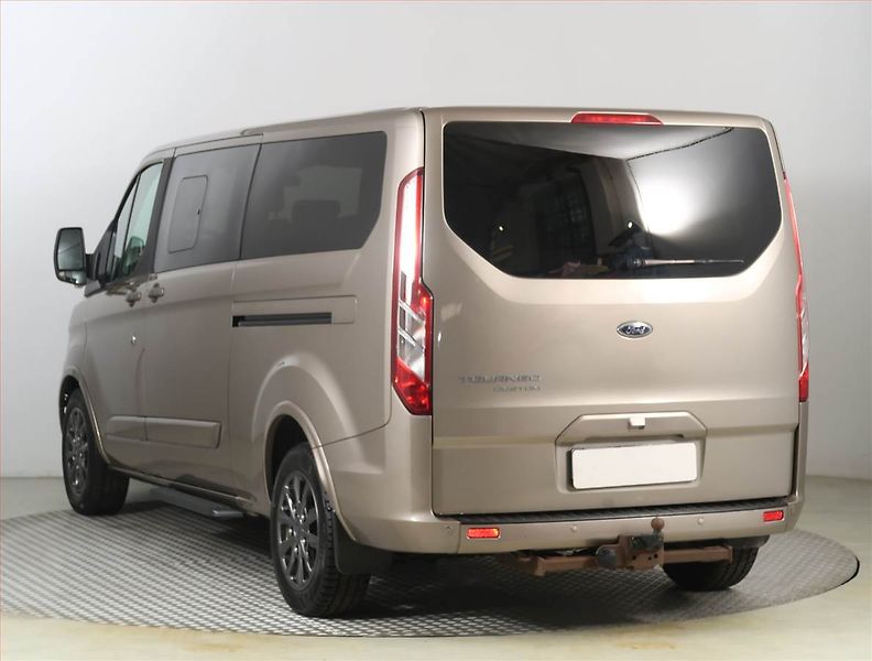 Ford Tourneo Custom (2021) Titanium 2.0 EcoBlue, ČR - fotka 4 z 25