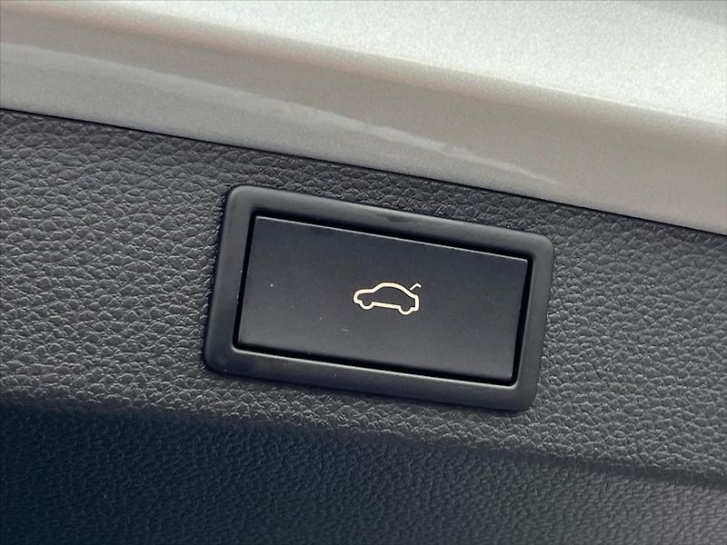 Škoda Karoq 1,5 TSi 110kW 7DSG AMBITION FR - fotka 24 z 27