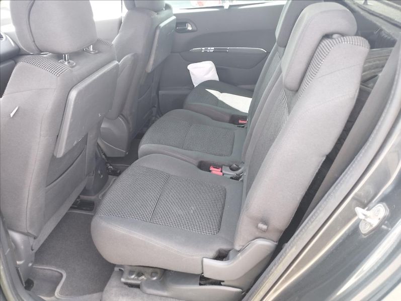 Peugeot 5008 1,6 HDi 82KW - fotka 10 z 14
