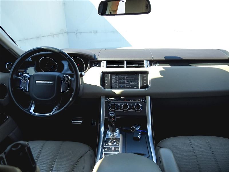 Land Rover Range Rover Sport 4,4 HSE SDV8 1. MAJITEL ČR - fotka 14 z 36