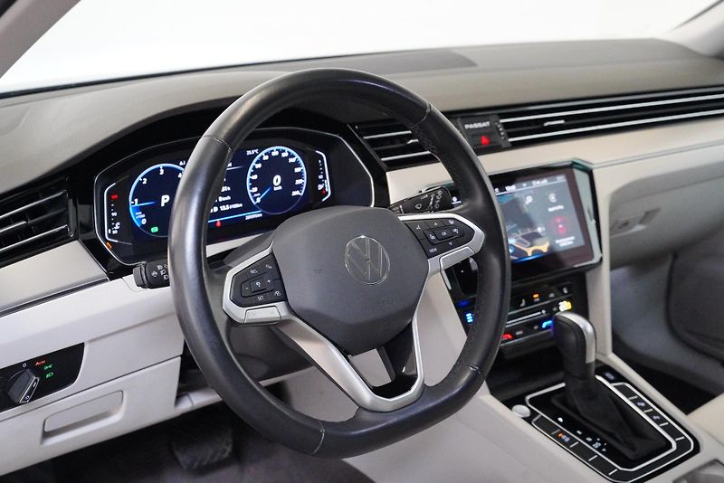 Volkswagen Passat - fotka 14 z 28