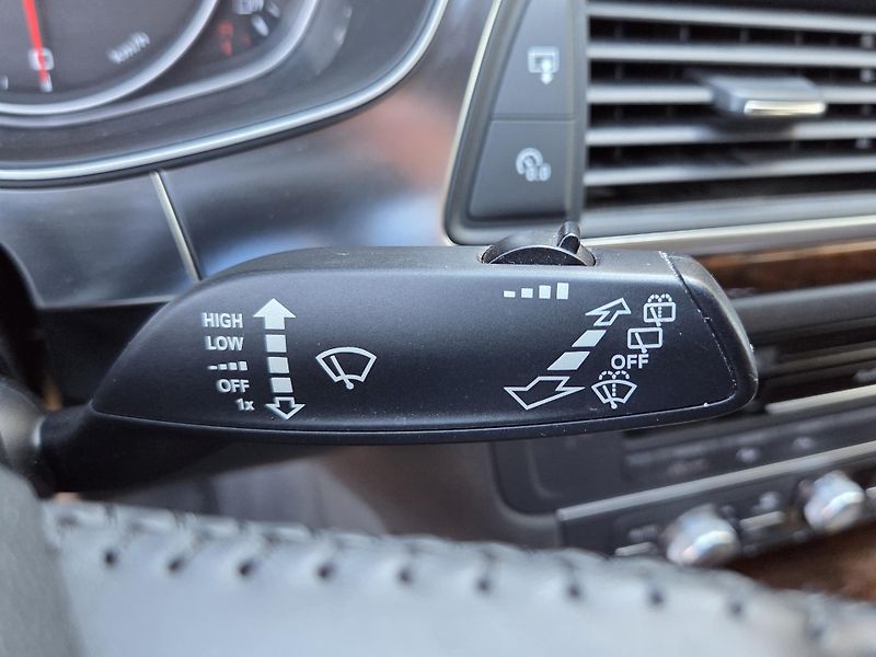 Audi A6 Avant 3,0TDi Quattro S-Line 2maj HUD - fotka 24 z 41