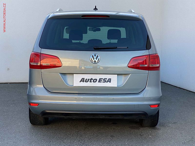 Volkswagen Sharan (2014) 2.0 TDi, Life, DSG, TZ - fotka 5 z 19
