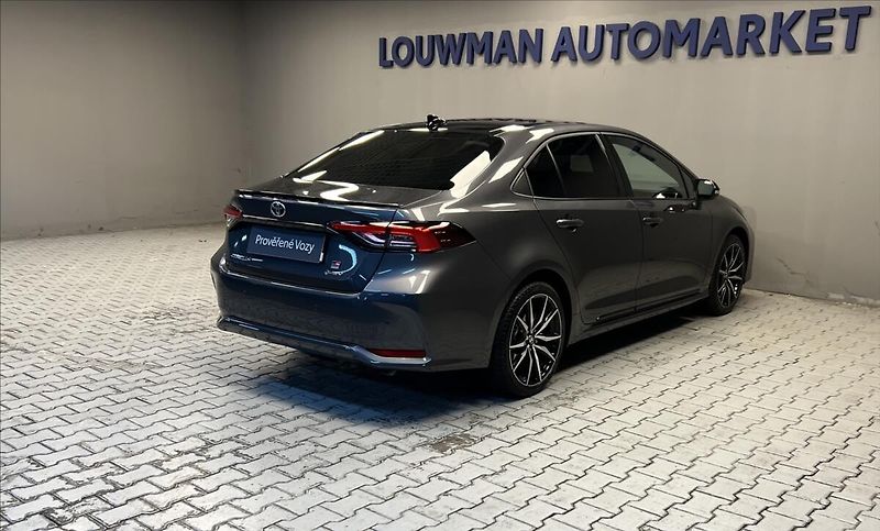 Toyota Corolla 1,8 Hybrid AT GR SPORT DYNAMIC - fotka 2 z 17