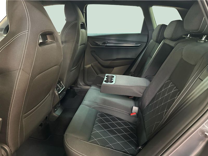 Škoda Karoq (2026) 1,5 TSI 110 kW 7-stup. automat - fotka 12 z 25