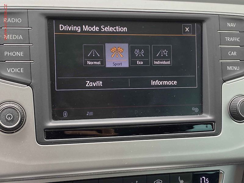 Volkswagen Passat (2014) 1.4 TSi, Comfortline, šíbr - fotka 16 z 19
