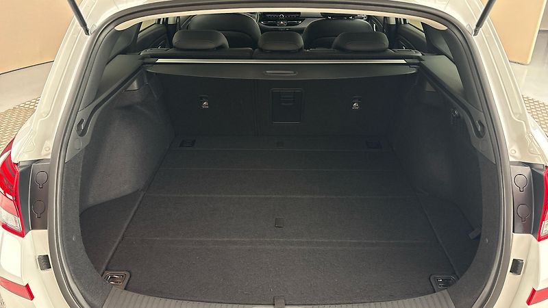Hyundai i30 1.5 T-GDI Style Kombi - fotka 17 z 29