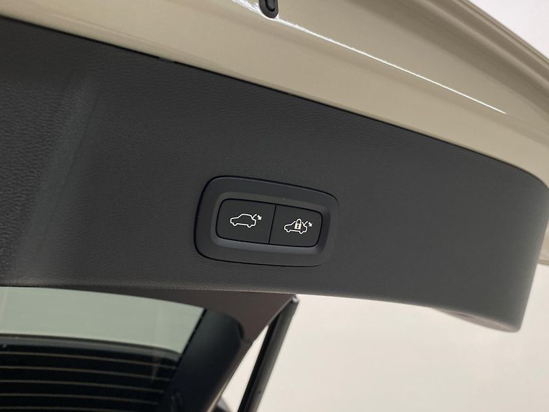 Volvo XC40 (2026) B3 AUT DARK ULTRA  - fotka 20 z 61
