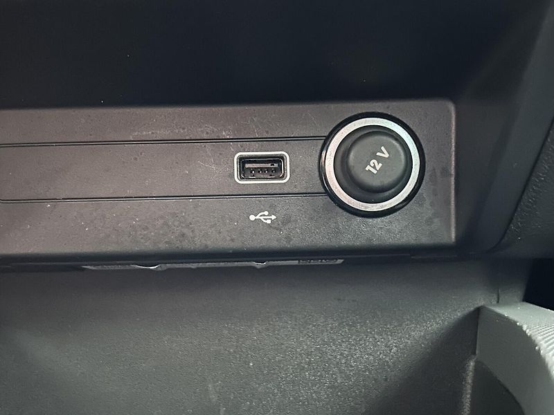 Škoda Fabia 1.0 TSI Active - fotka 20 z 25