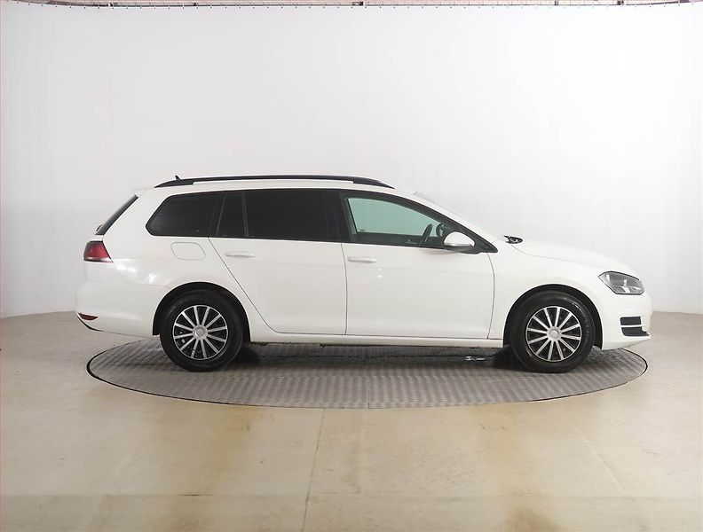 Volkswagen Golf (2015) Comfortline 1.6 TDI - fotka 6 z 15