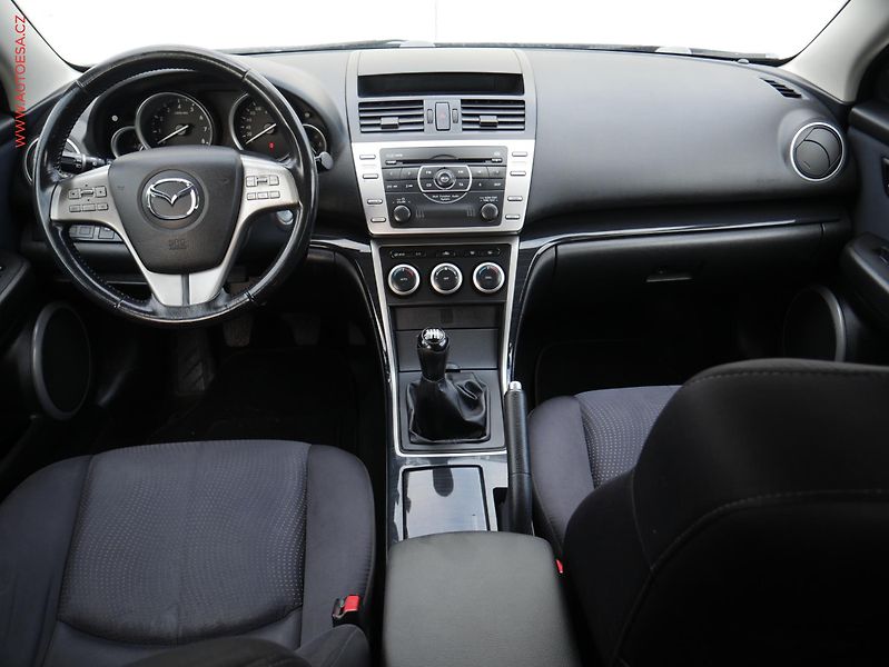 Mazda 6 (2009) 2.0 i, AC, park.asist - fotka 8 z 15
