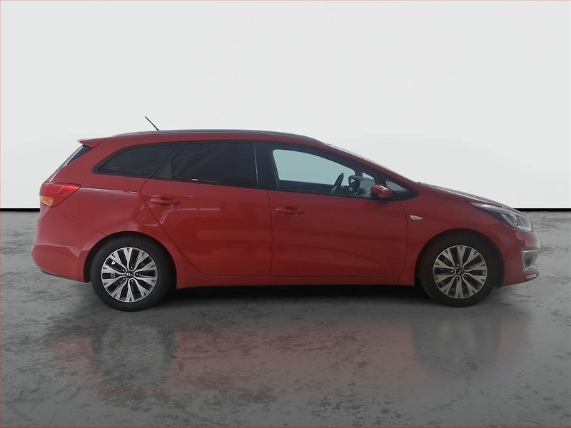 Kia Ceed (2017) 1.6 GDI, Serv.kniha, Tempomat - fotka 6 z 18