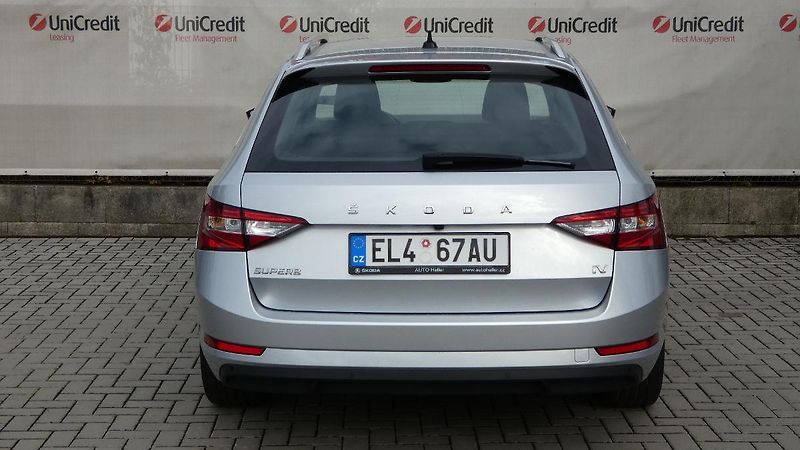 Škoda Superb 1.4 TSI iV Ambition DSG - fotka 4 z 26