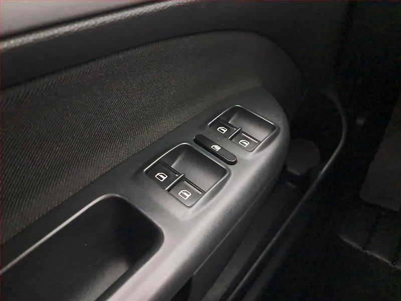Škoda Octavia (2013) 2.0 TDI, Serv.kniha, Tempomat - fotka 18 z 18