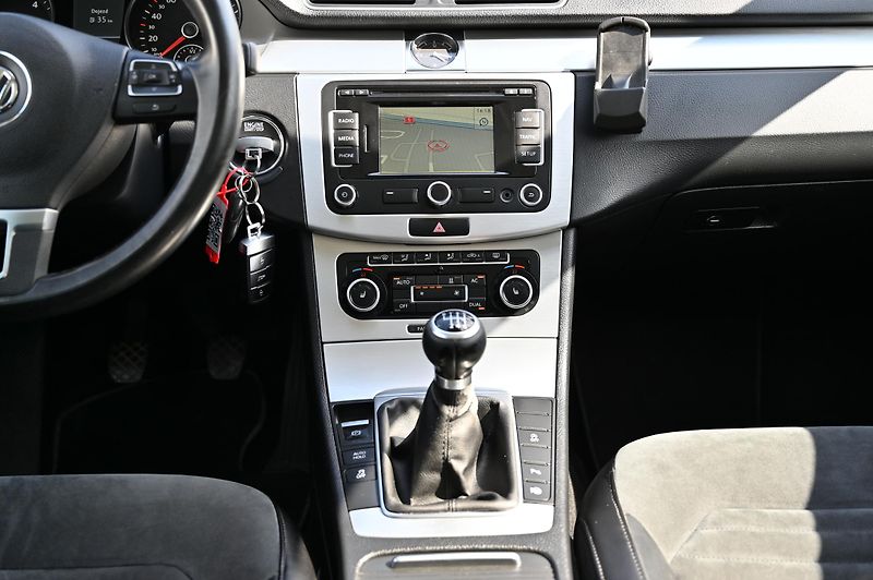 Volkswagen Passat Variant 2.0TDI 103KW Highline  - fotka 12 z 52