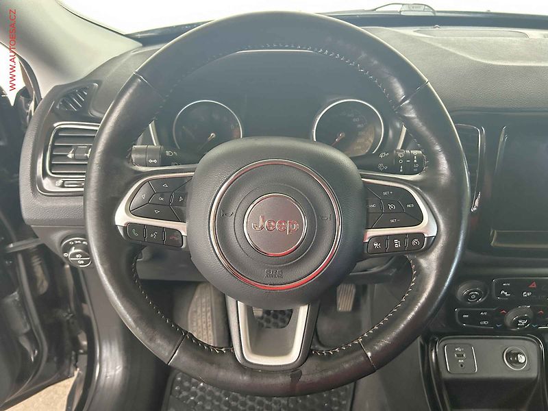 Jeep Compass (2019) 1.4T, Limited, +ALU - fotka 16 z 16