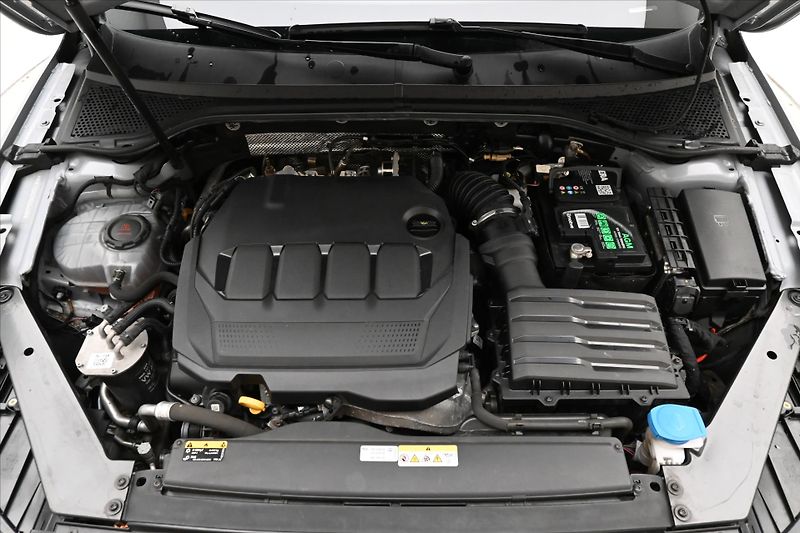 Volkswagen Passat 2,0 TDI 110 kW DSG Business Zá - fotka 9 z 32