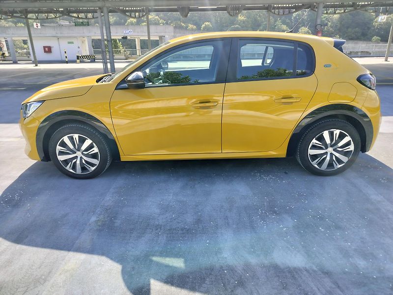 Peugeot 208 e - fotka 2 z 22