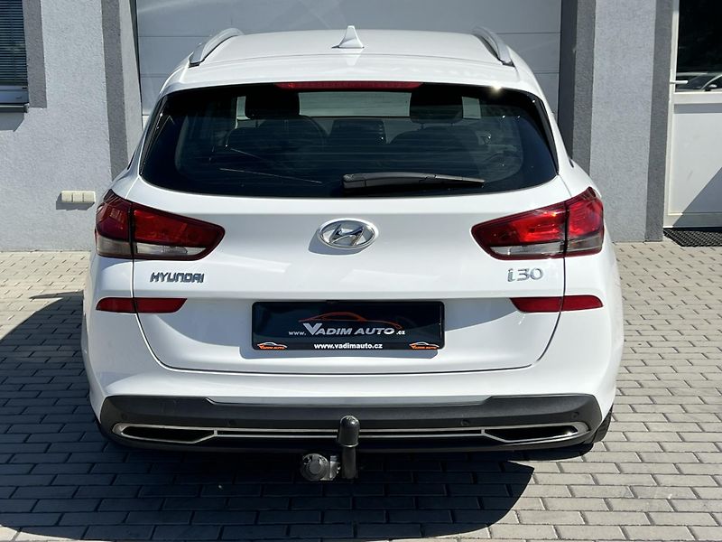 Hyundai i30 (2022) 1.6CRDi COMFORT TAŽNÉ KAMERA - fotka 6 z 20
