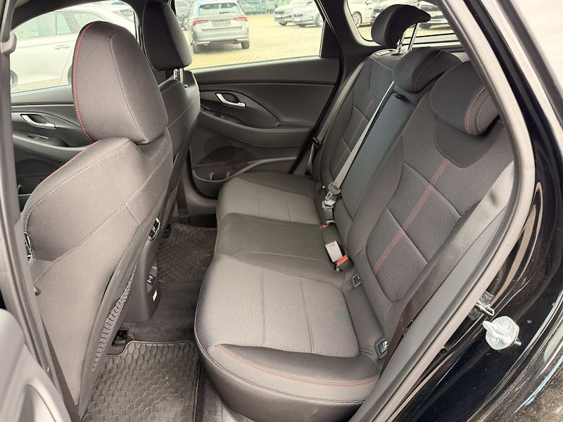 Hyundai i30 1,5 T-GDI DCT MHEV N LINE,DPH - fotka 7 z 17