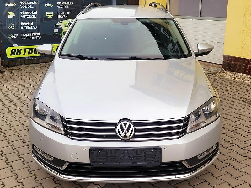 Volkswagen Passat 2,0TDi *SERV.KNIHA* PERFEKTNÍ  - fotka 2 z 48