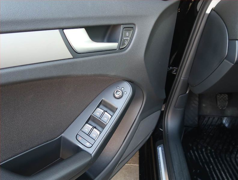 Audi A4 (2015) Ambiente 1.8 TFSI, Serv.kniha - fotka 16 z 17