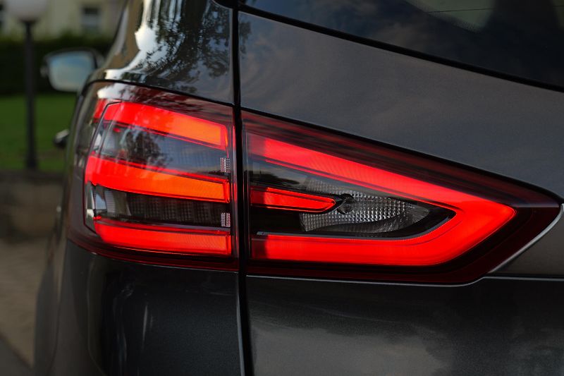 Ford S-MAX 2.0 Kůže Panorama 7 míst Tažné - fotka 10 z 52