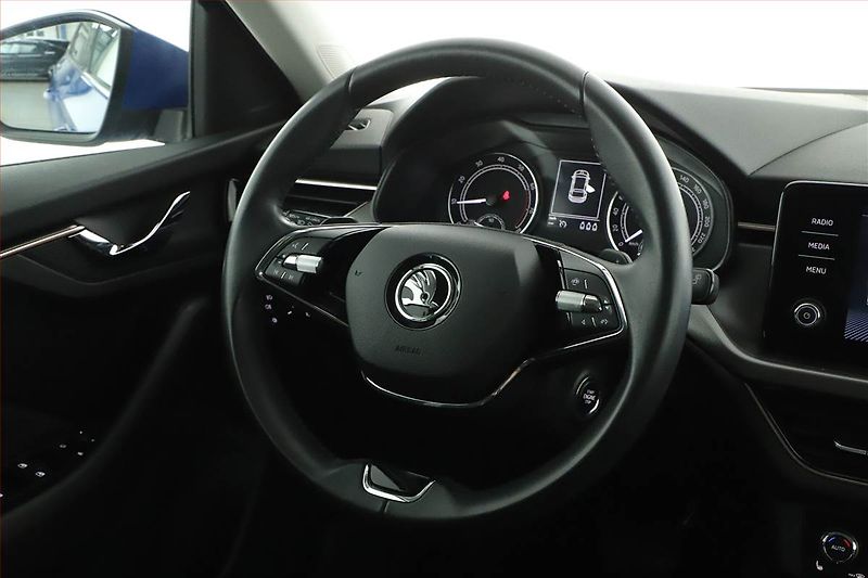 Škoda Scala (2023) Style 1.0 TSI, Automat, ČR - fotka 8 z 15