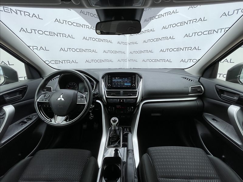Mitsubishi Eclipse Cross 1,5 1.5T-MIVTEC,120kW,serv.kn. - fotka 17 z 23