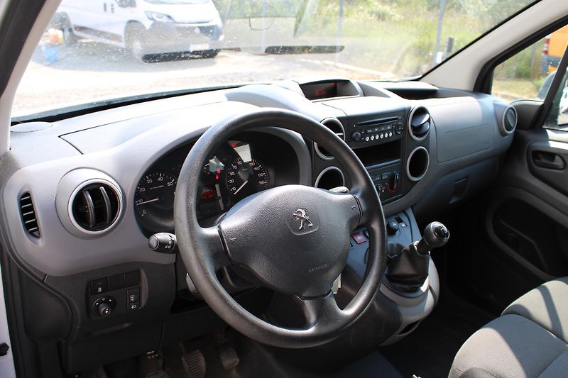 Peugeot Partner 1,6 HDI Chlaďák + klima - fotka 9 z 19